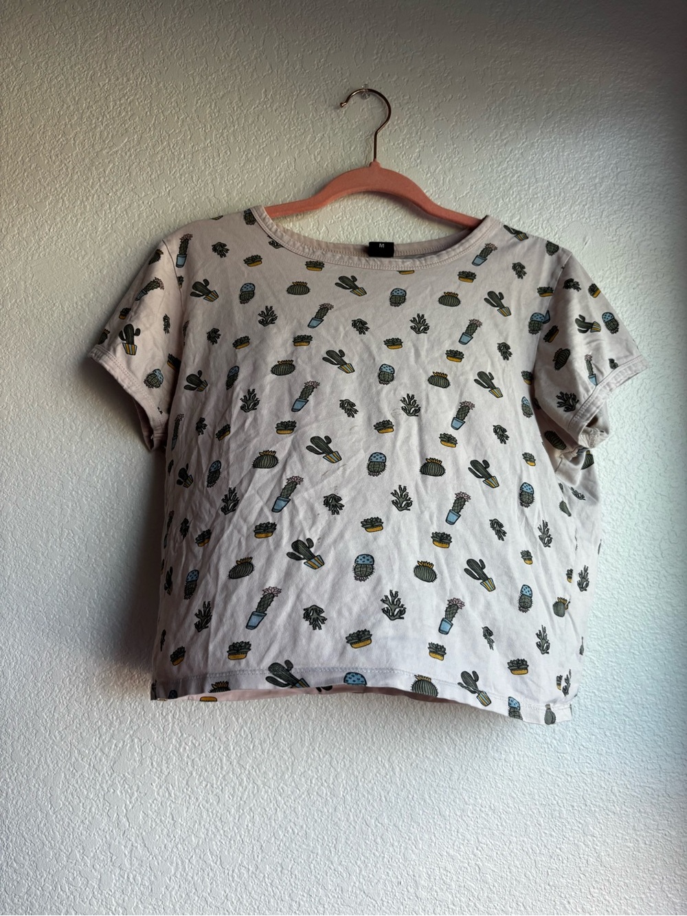 Women's Short Sleeve Cactus Print Crop Top - Light Pink